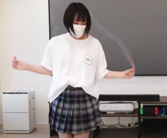 丸の内OLレイナ・深田えいみ