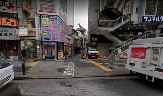 渋谷駅A0出口付近の1本道