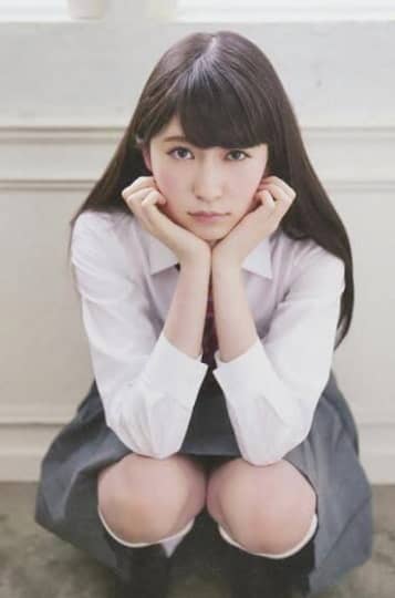 吉田朱里のエロいパンチラ画像