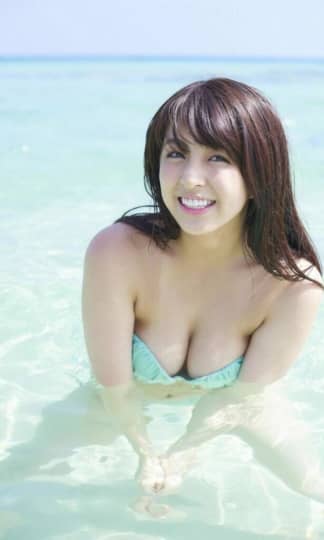 柳ゆり菜 おっぱい