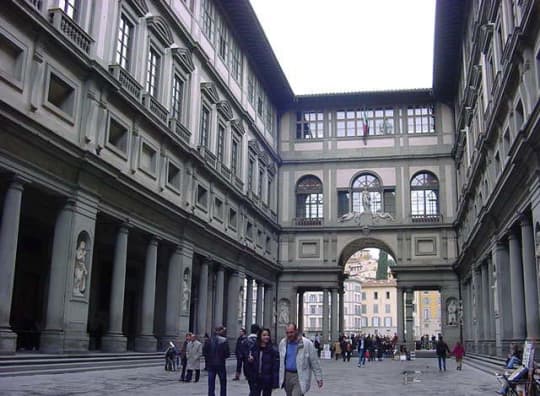 フィレンツェ　ウッフィツィ美術館