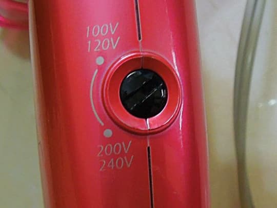 100Vと、200V～240V切り替え（ドライヤー）