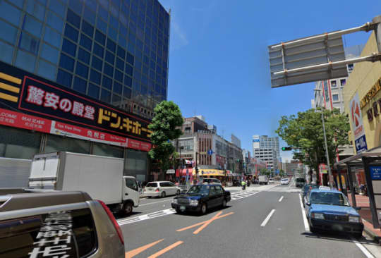 伊勢佐木長者町駅前の大きな通り