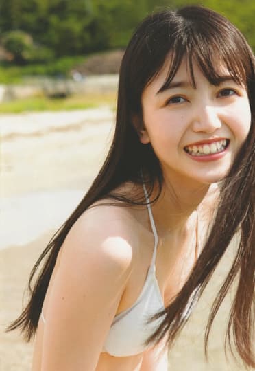 久保史緒里 おっぱい