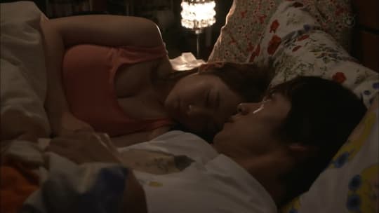 女性芸能人濡れ場シーン