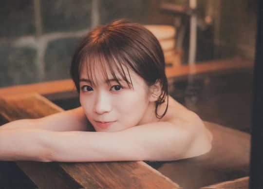 秋元真夏 おっぱい