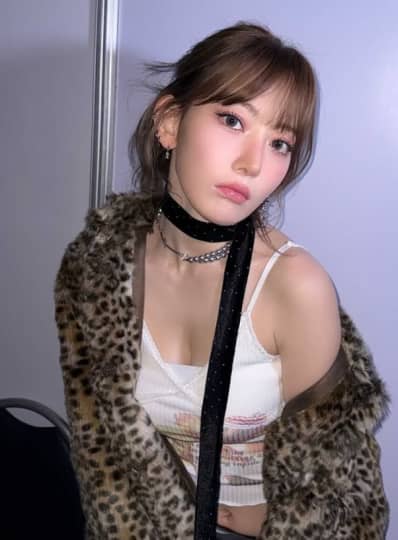 宮脇咲良 おっぱい