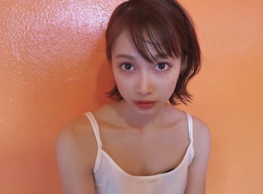中村ゆりか おっぱい