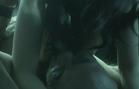  女性芸能人濡れ場シーン