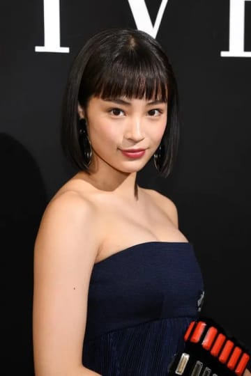 広瀬すず おっぱい