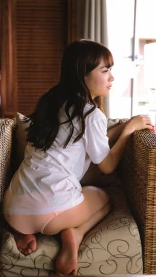 秋元真夏 おっぱい