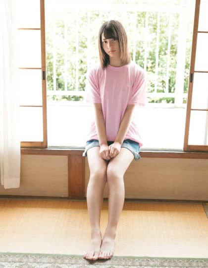 小坂菜緒 おっぱい