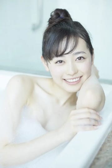 福原遥 おっぱい