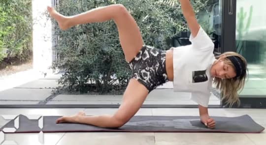 ローラのエロいまんすじがスケベすぎる