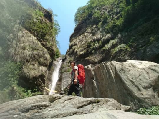 アンナプルナ登山中の滝