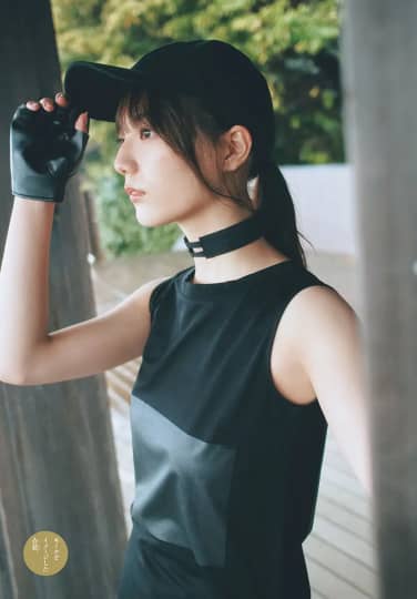 小坂菜緒 おっぱい