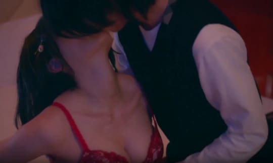 浅川梨奈 おっぱい
