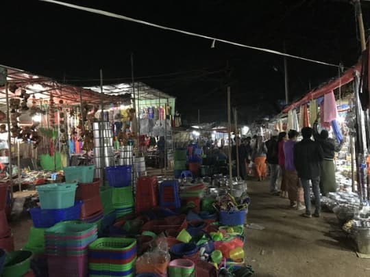 バガンアーナンダー寺院の祭り