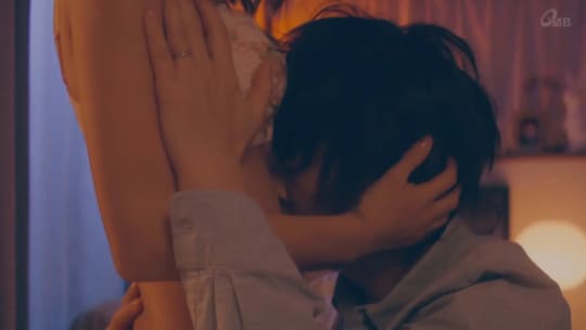 女性芸能人濡れ場シーン