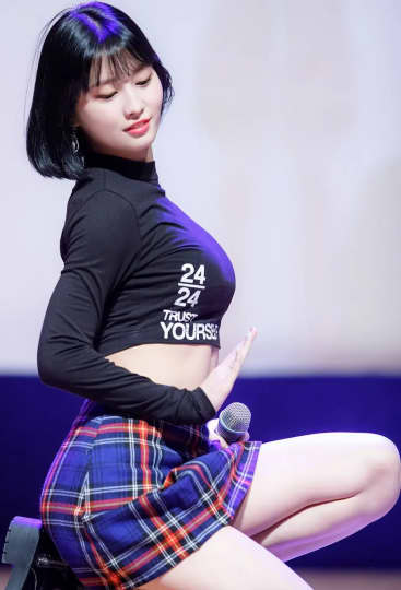 TWICE Momo(モモ) エロ