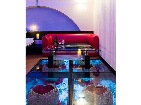 ホテルXYZの室内