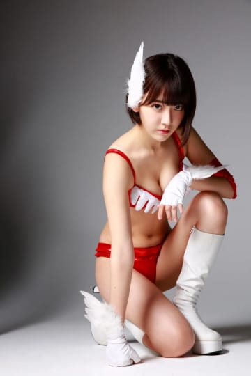 宮脇咲良 おっぱい