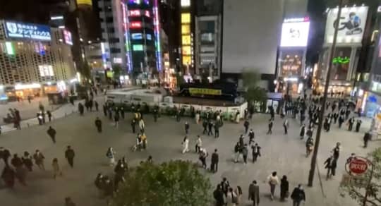 東京・新橋のSL広場前