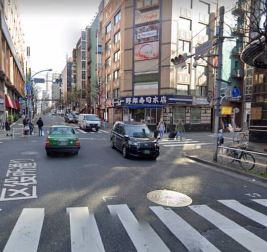 野郎寿司本店の十字路