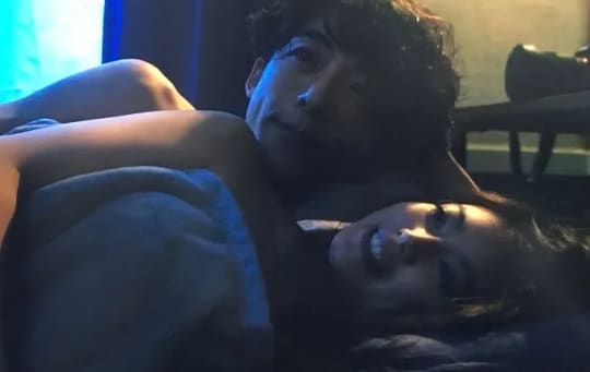 女性芸能人濡れ場シーン