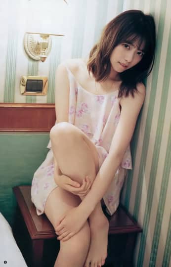 西野七瀬 おっぱい