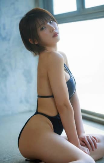 えなこ 乳首