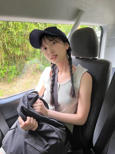 久保史緒里 おっぱい