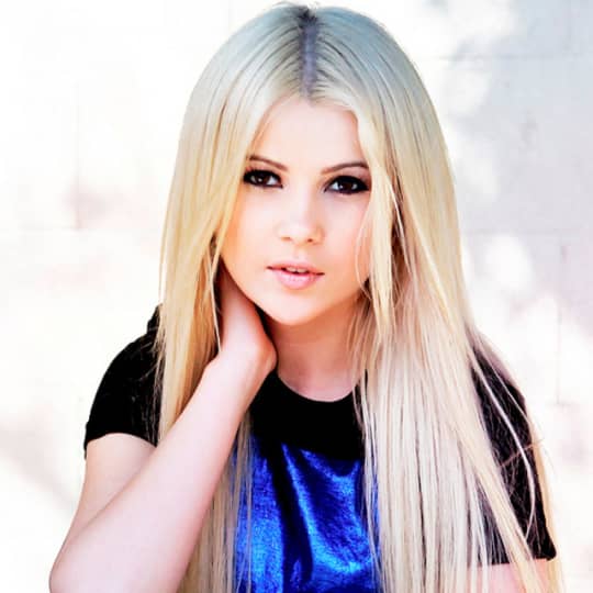 ミカ・ニュートン