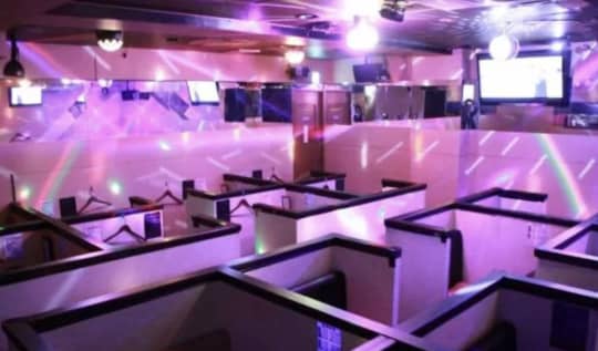 ピーチパイ梅田の店内画像
