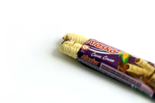 ハンガリー　ブダペスト土産　Alaska Corn Tube Filled with Cocoa Cream