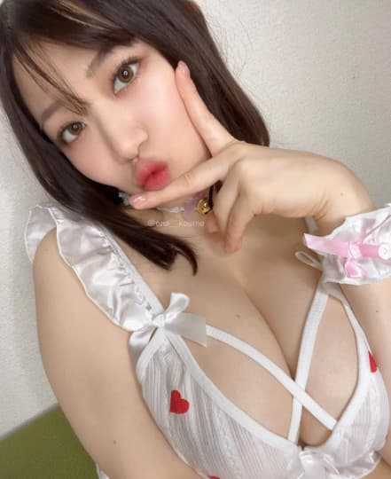 小梅えな
