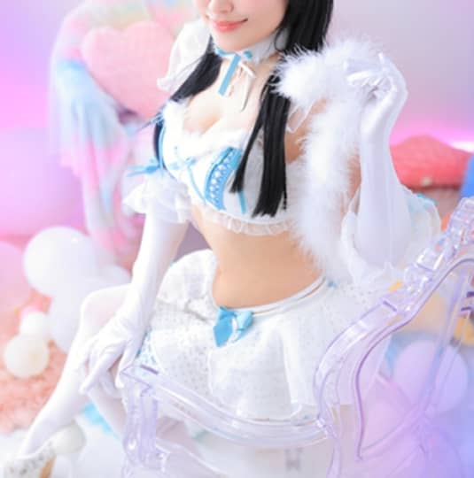 女性