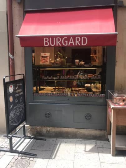 プレッツェルサンドイッチ　BURGARD