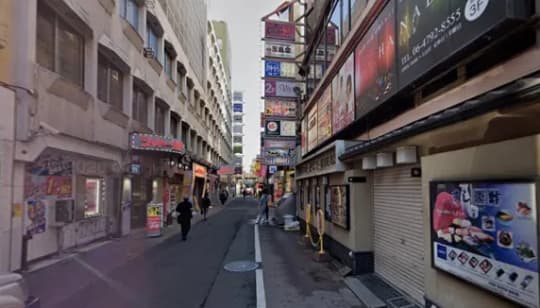 京阪モールの南側