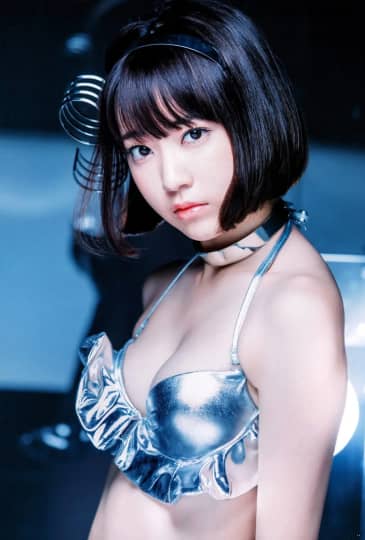 宮脇咲良 おっぱい