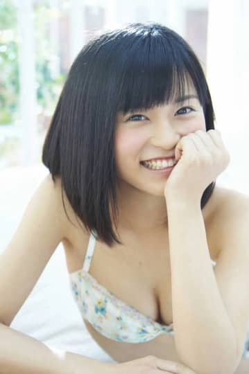 小島瑠璃子 おっぱい