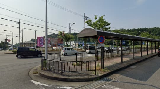 温泉駅「東口」ロータリー