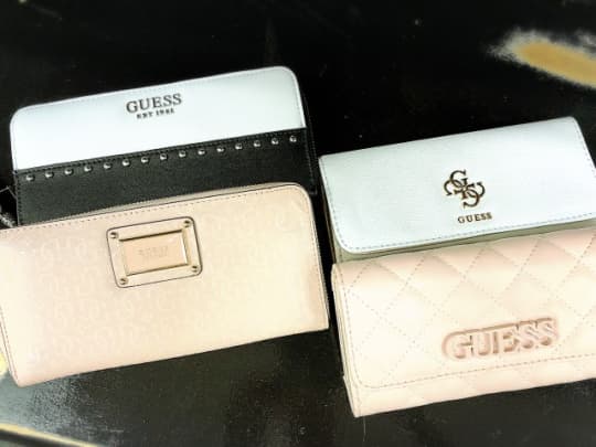 Guessのお財布