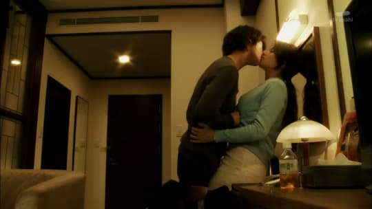 女性芸能人濡れ場シーン