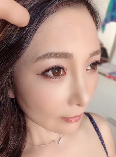 一色桃子