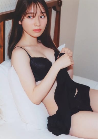 守屋麗奈 おっぱい