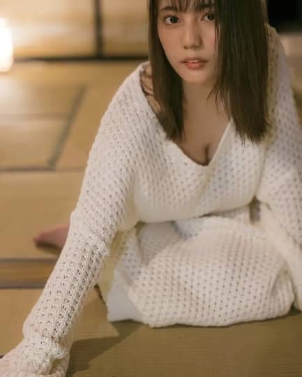 小坂菜緒 おっぱい
