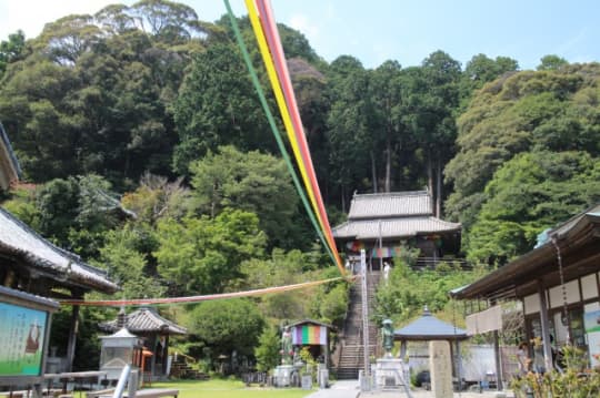 平等寺　境内