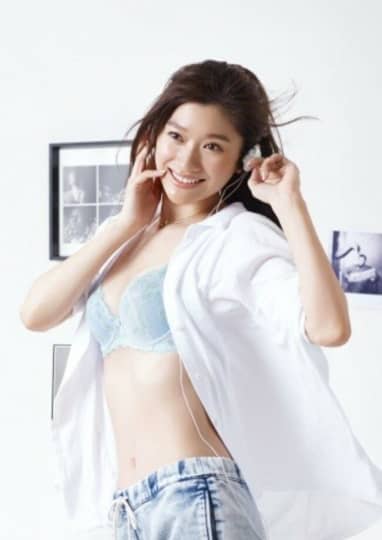 篠原涼子 おっぱい