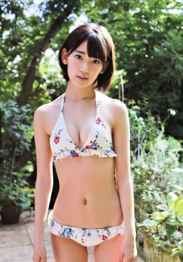 宮脇咲良 おっぱい